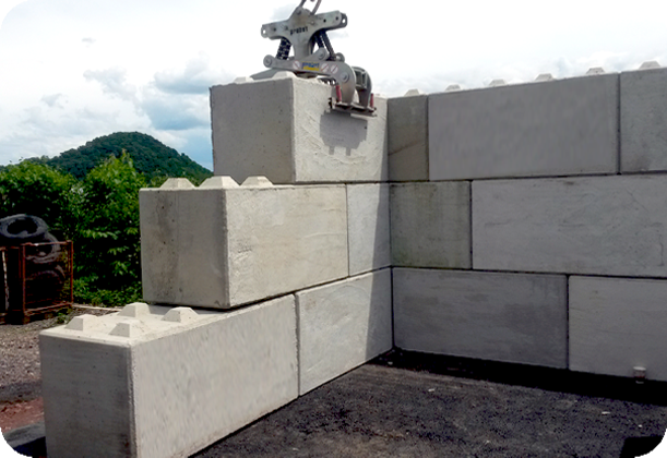 Aufbau/Rückbau von Betonblock-Konstruktionen